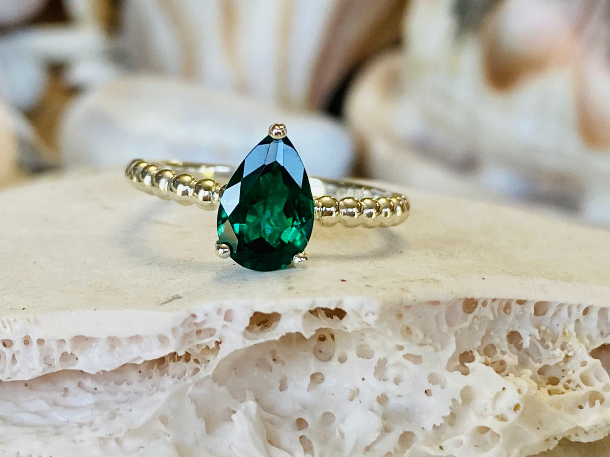 smaragdring kaufen für zeitlose Eleganz und kraftvolle Herzenergie