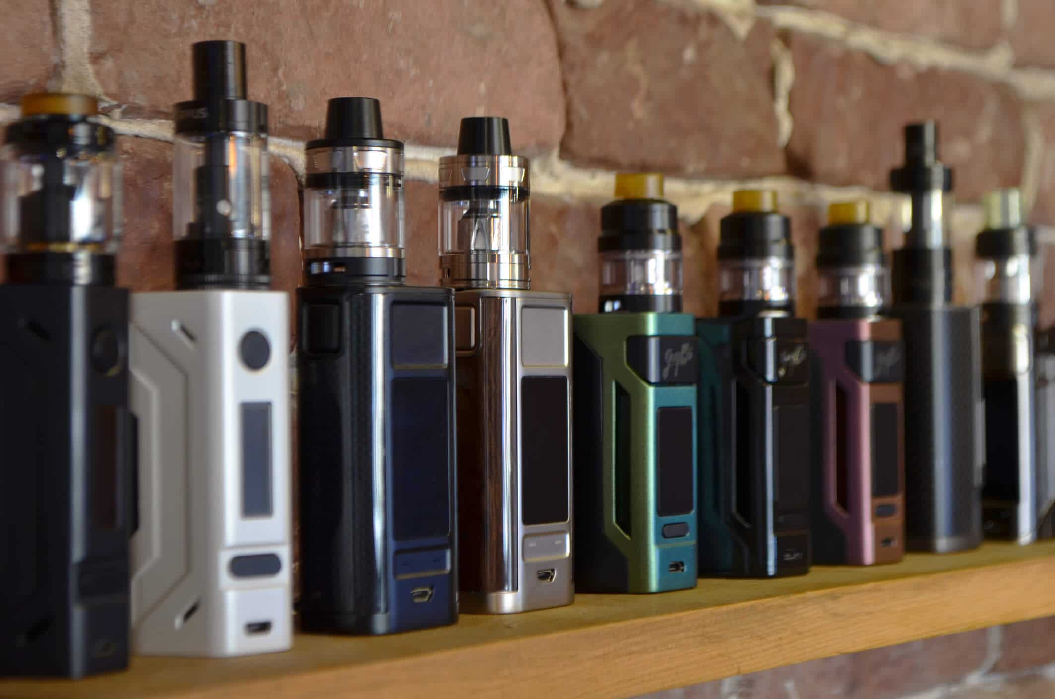Genieße lange und intensiv mit der Al Fakher 30.000 Hypermax Vape – jetzt erhältlich!