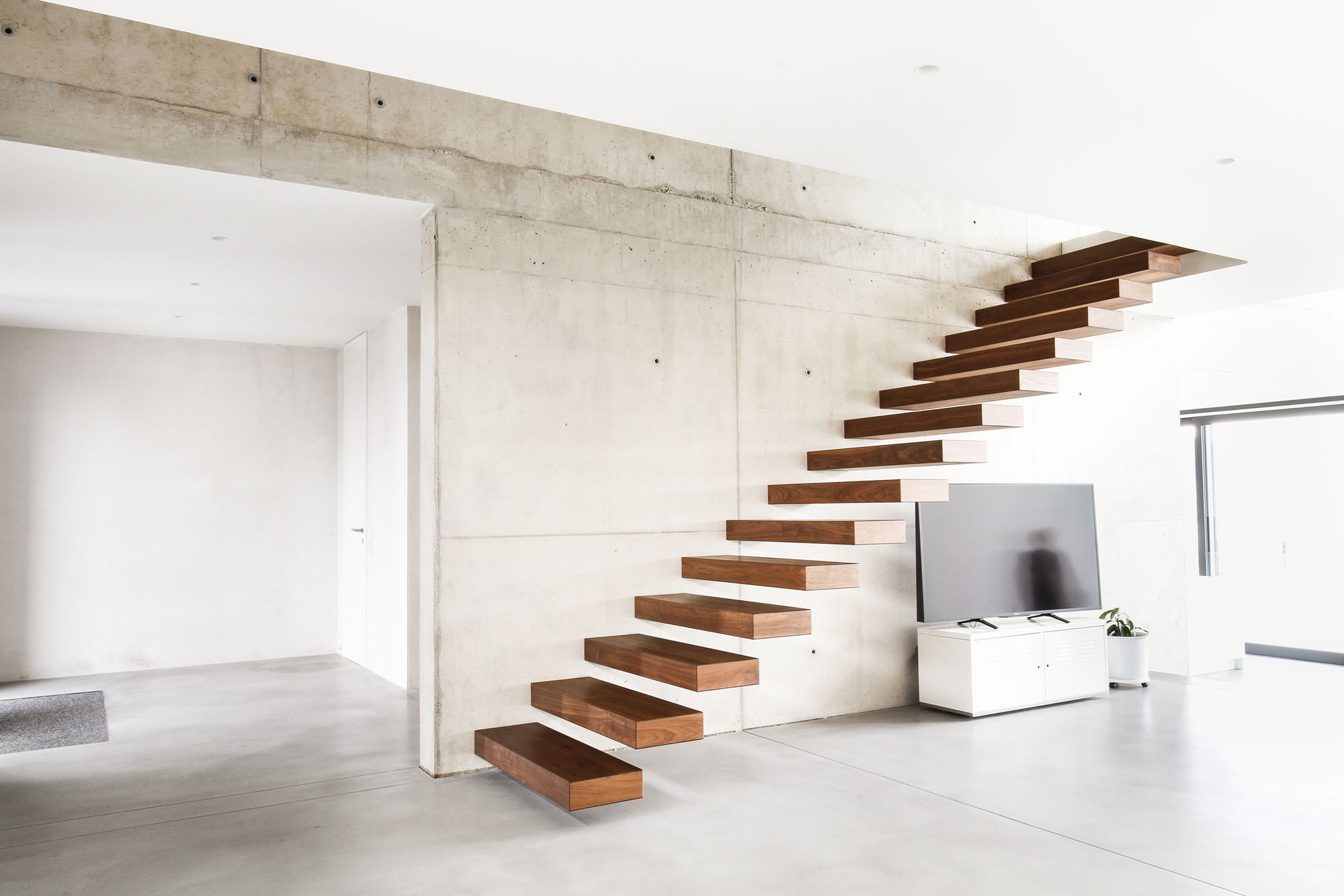 Treppe konfigurieren: So wählen Sie zwischen Eichentreppe, Kiefertreppe und anderen Optionen